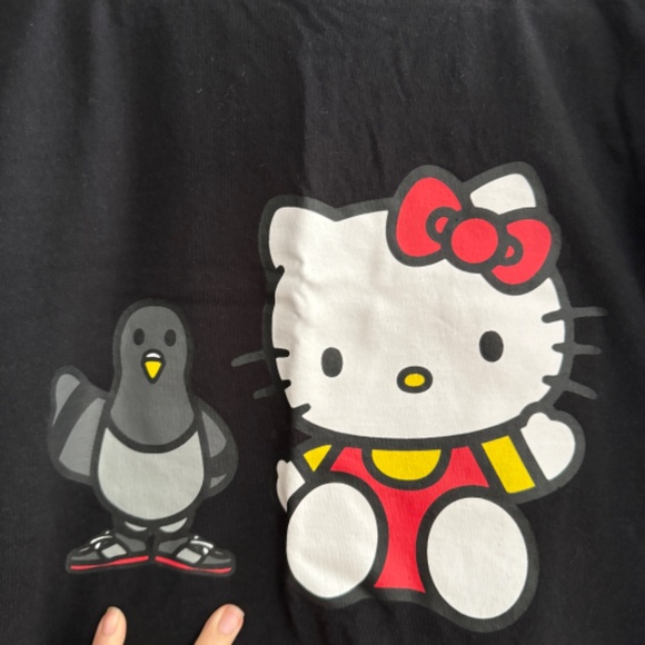 Staple x Hello Kitty with Pigeon T-Shirt - Picture 3 of 6